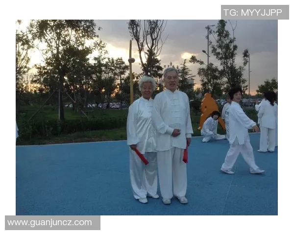 壹玖体育俱乐部携手社区共建健康生活新模式推动全民健身热潮